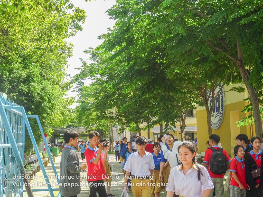 Hình ảnh: Đề Vật lý gây tranh luận, Hóa học “dễ thở” hơn: Thí sinh nói gì sau buổi thi tự chọn tốt nghiệp THPT 2026? 2 UniStudy 50