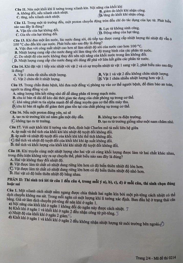 Hình ảnh: Đề Vật lý gây tranh luận, Hóa học “dễ thở” hơn: Thí sinh nói gì sau buổi thi tự chọn tốt nghiệp THPT 2026? 4 ly 2
